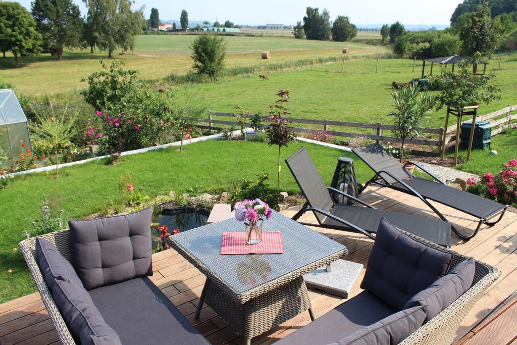Ferienhof Graefe - 3-Seiten Hof Mit Grossem Garten, Pool & Sauna Meißen Dış mekan fotoğraf