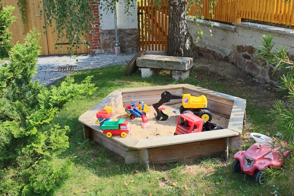 Ferienhof Graefe - 3-Seiten Hof Mit Grossem Garten, Pool & Sauna Meißen Dış mekan fotoğraf