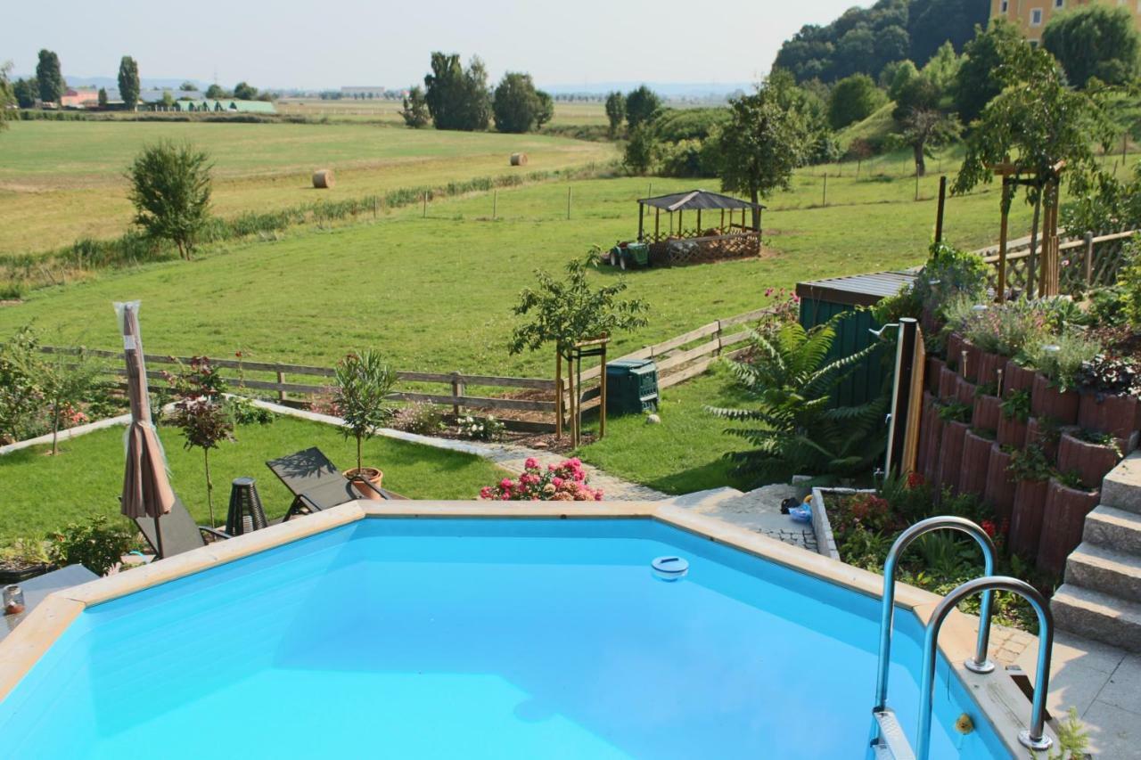 Ferienhof Graefe - 3-Seiten Hof Mit Grossem Garten, Pool & Sauna Meißen Dış mekan fotoğraf